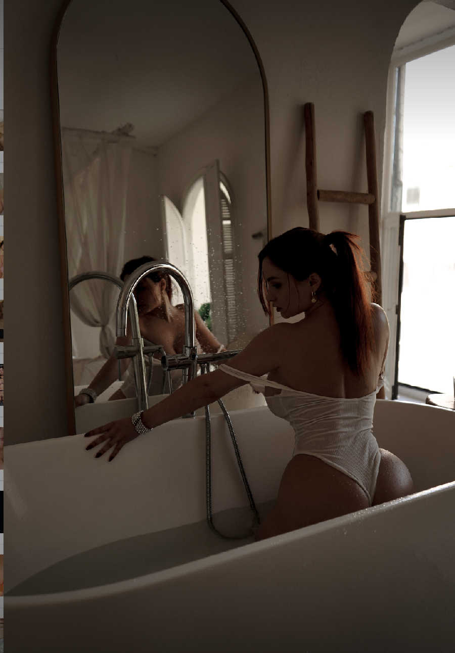 A playful frame from Miranda Faith nude — online in Saitama