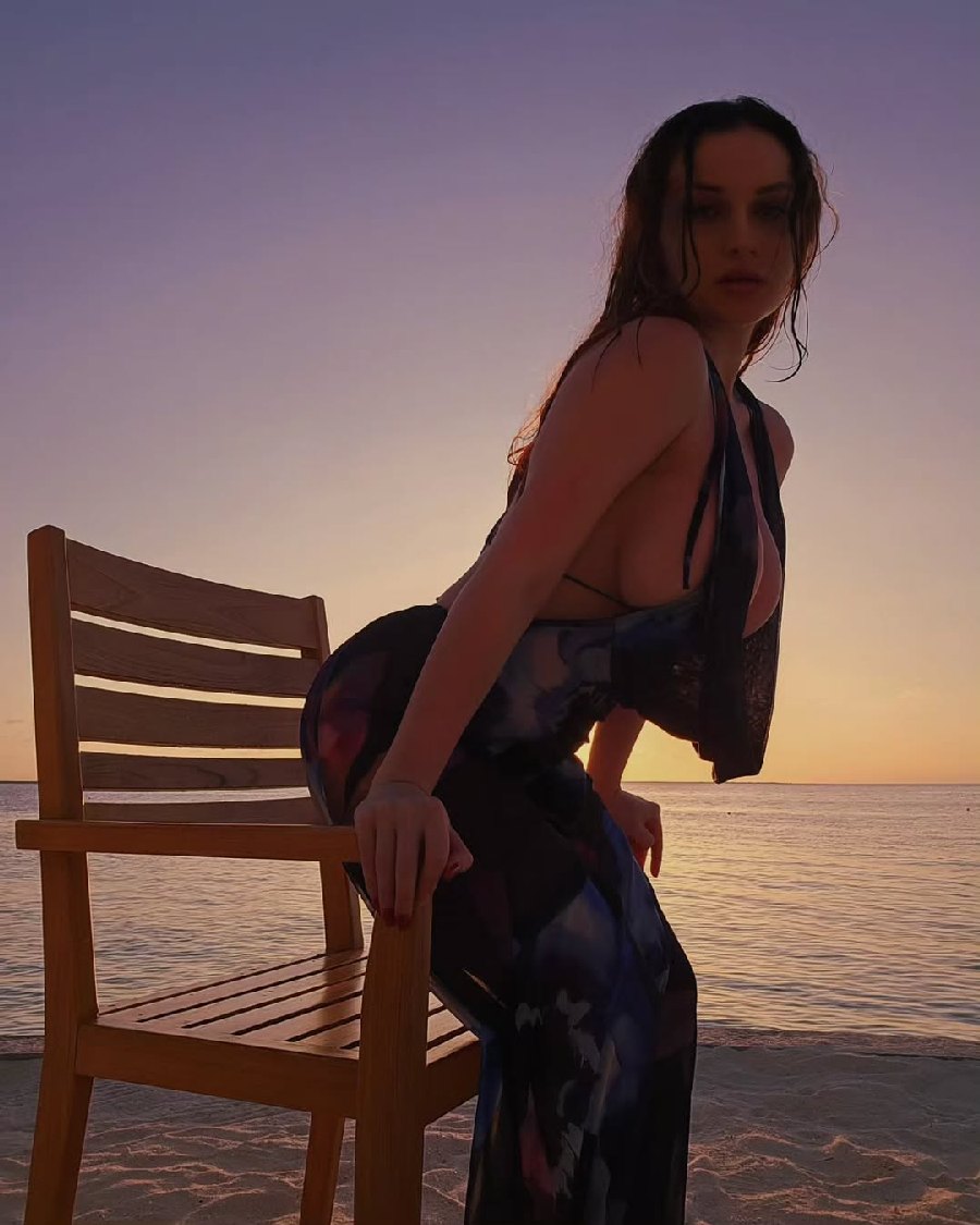 Sexy girl Miranda Faith nude in Saitama