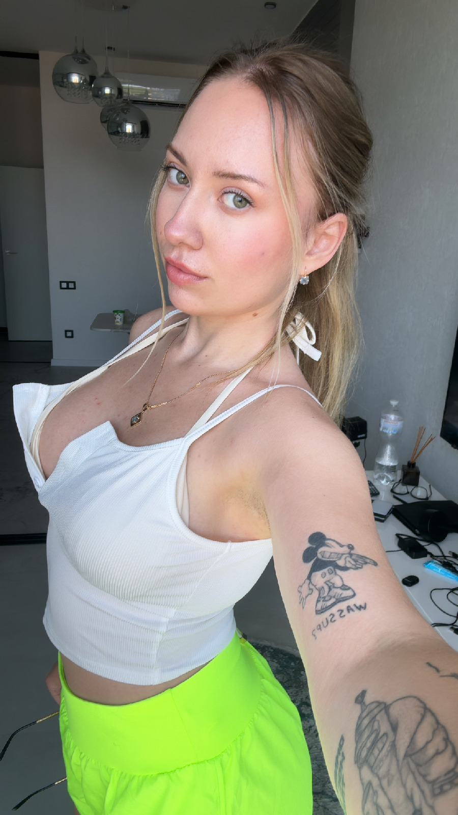 KateV in her underwear in Saitama