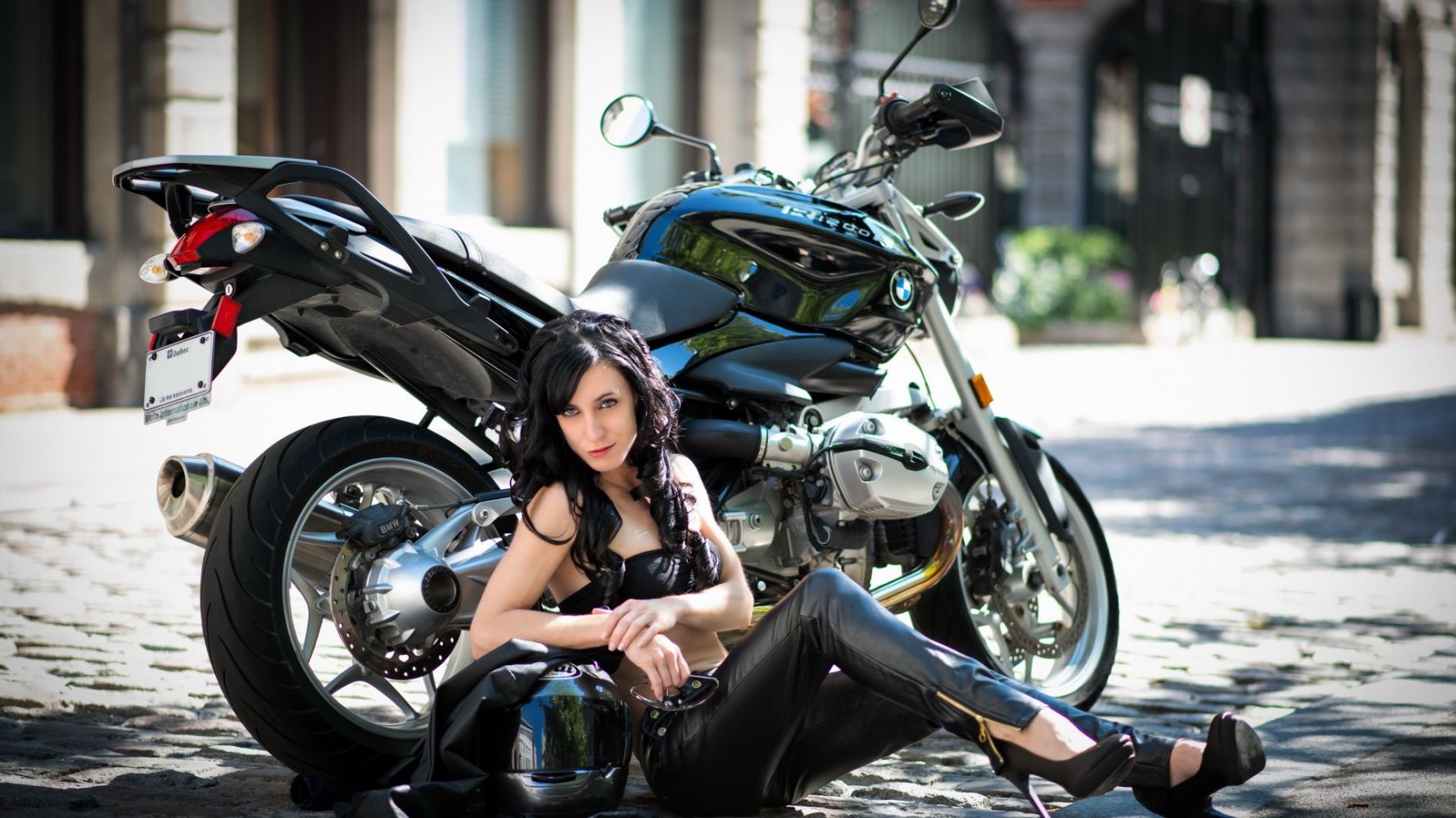 European women on bikes in Saitama