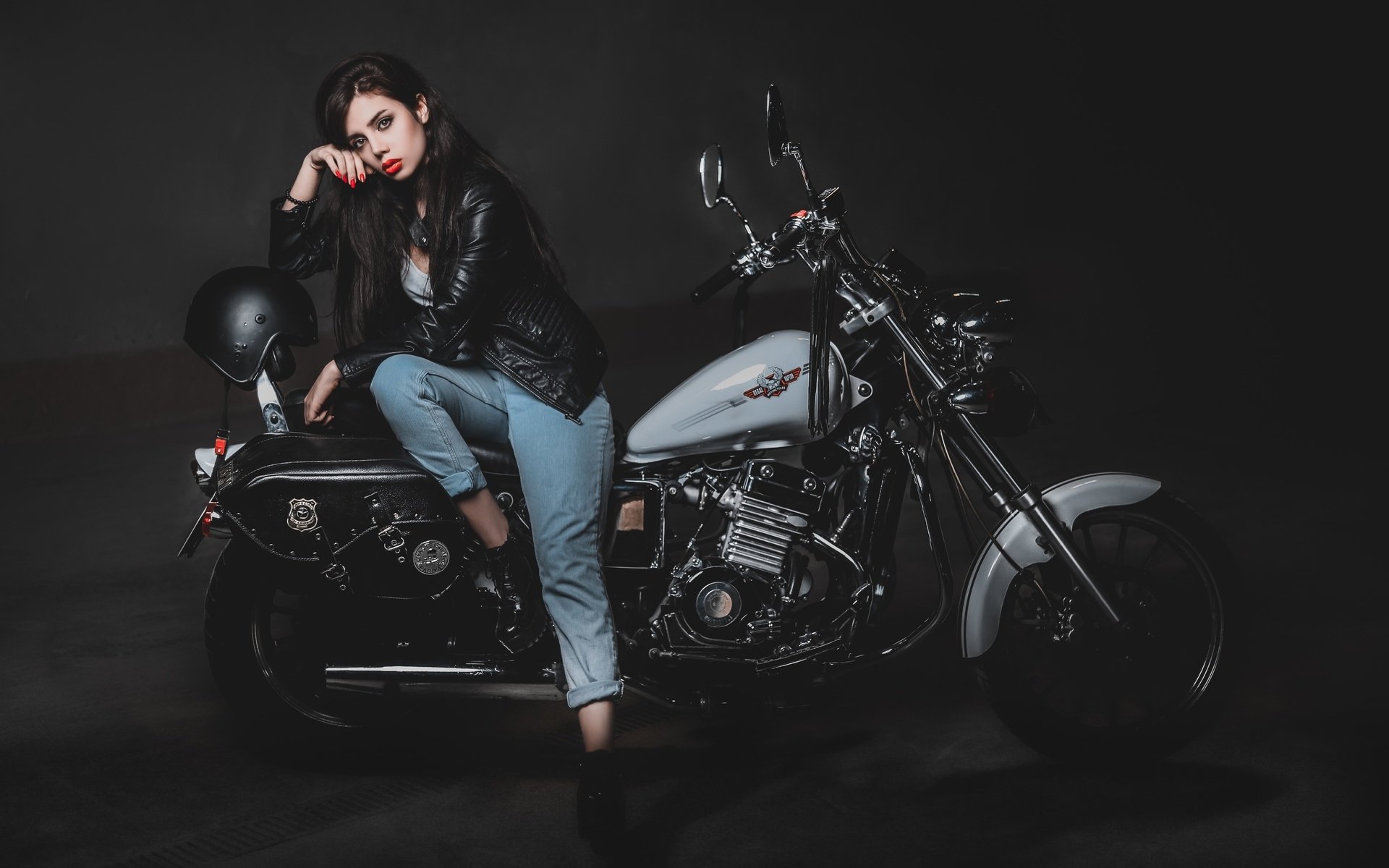 Biker girls: style and drive in Saitama