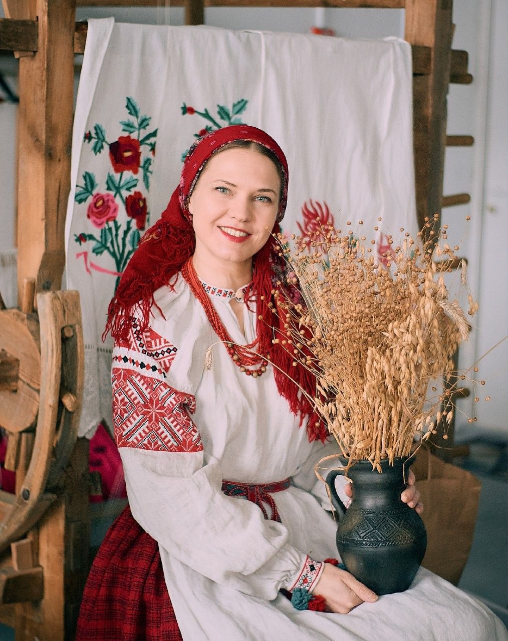 Women in Slavic costumes in Saitama