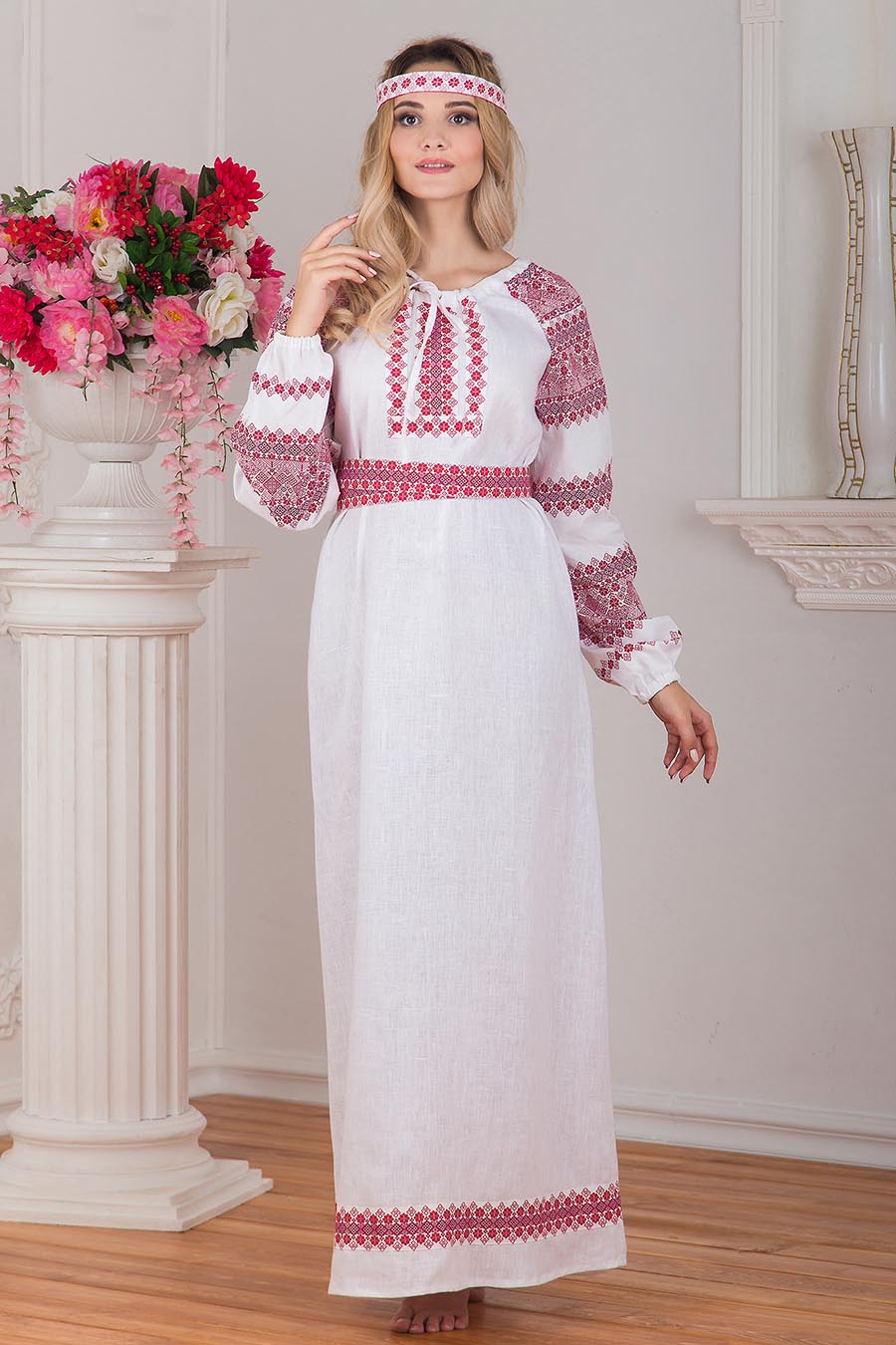 Women in Slavic costumes in Saitama