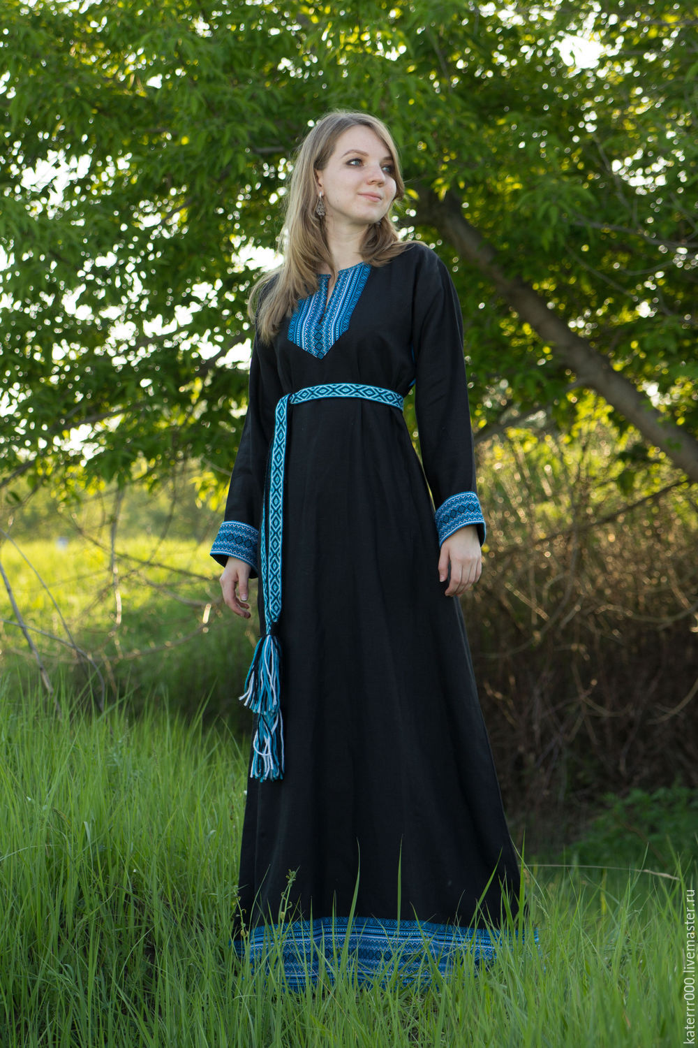 Women in Slavic costumes in Saitama