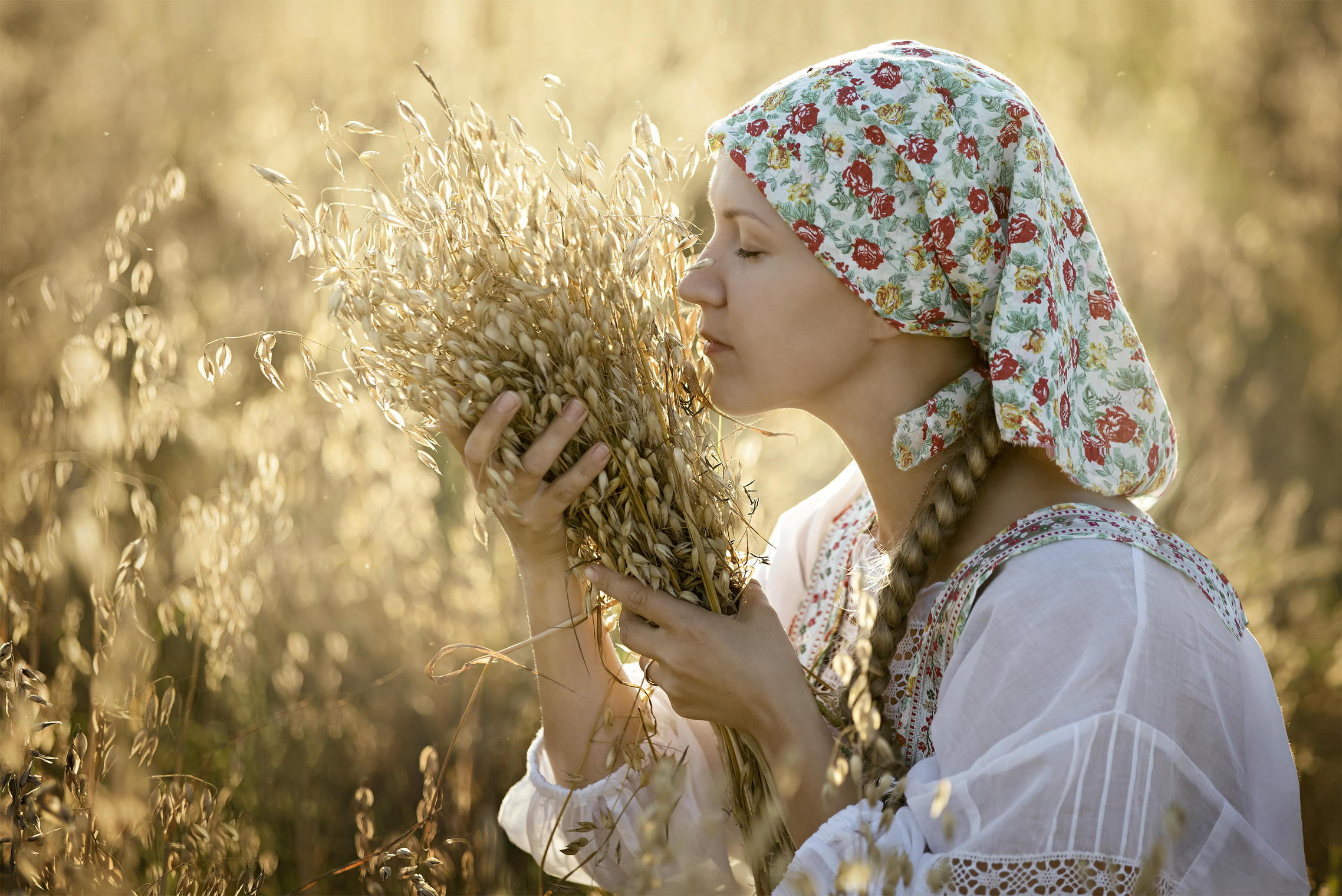 Photo Women in Slavic costumes in Saitama