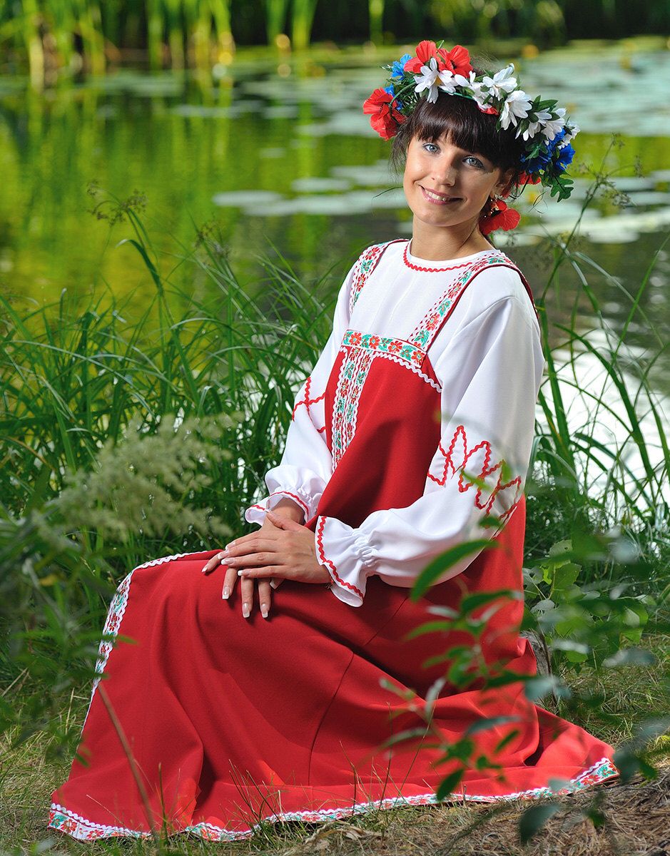 Beautiful girl Girls in Slavic costumes in Saitama